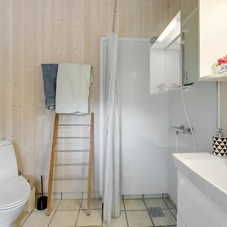 Bea - 300m From The Sea By Interhome